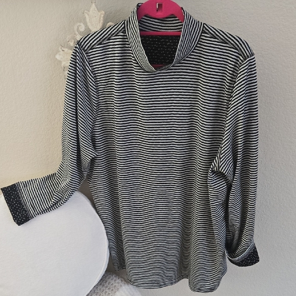 Chico's Reversable Black and White Polka Dot Tunic Mock Turtle Neck 18 - Picture 4 of 4
